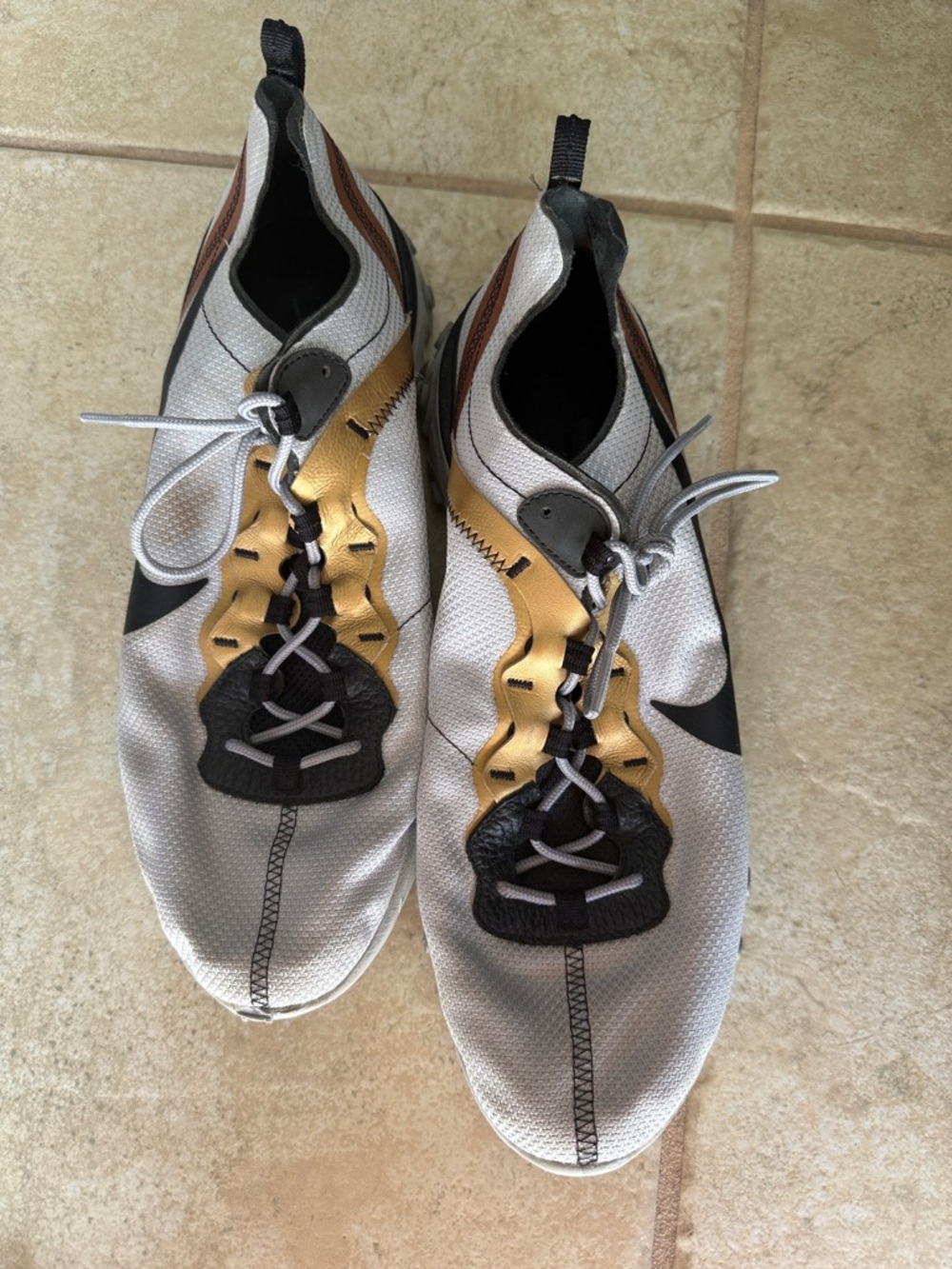 Nike Men’s React Element 55 ‘gold ranger’ 2019
